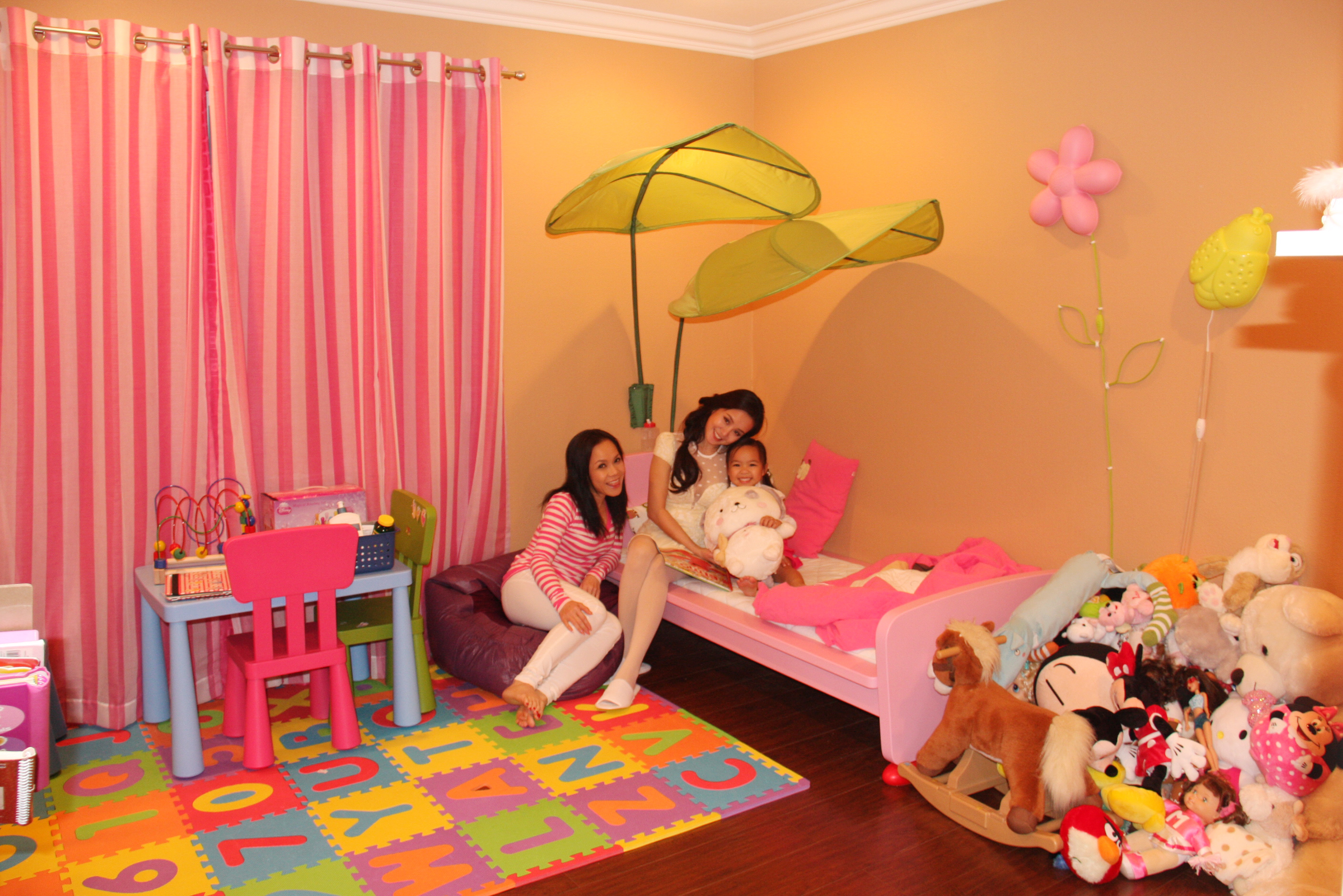 	Phòng màu hồng của con gái Việt Hương.