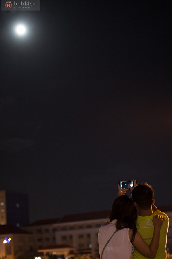Ngắm hình ảnh siêu trăng kì thú tại Việt Nam 23