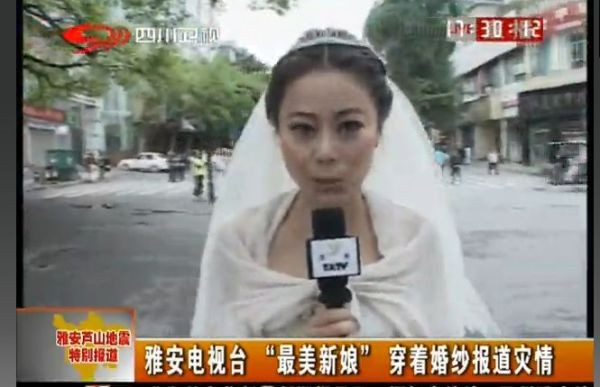 Cô dâu MC Cbiz bỏ đám cưới để đưa tin động đất 2