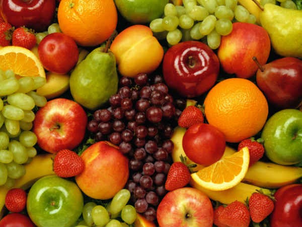 8. Trái cây: Các loại trái cây như đào, dâu tây, quả mâm xôi được biết đến với hàm lượng phytoestrogen cao. Chúng là những thực phẩm có lợi cho sự phát triển của vòng một, rất thích hợp cho những chị em phụ nữ ngực nhỏ, thiếu săn chắc.
