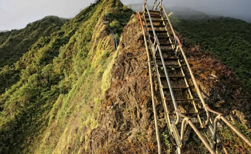 Ấn tượng &quot;Nấc thang lên thiên đường&quot; ở Hawaii | Cầu thang Haiku,Nấc thang lên thiên đường,Du lịch Hawaii