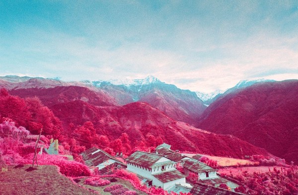 Toàn cảnh về dãy núi màu đỏ tuyệt đẹp tại Nepal 5
