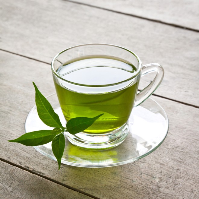 Một ly trà xanh có chứa nhiều caffeine, nếu uống nhiều hơn, có thể làm tăng nguy cơ sẩy thai.