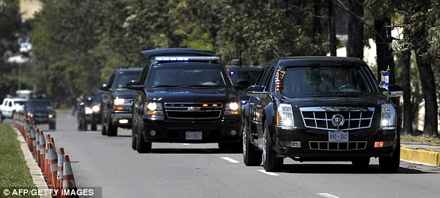 Đoàn xe hùng hậu bảo vệ Tổng thống Mỹ trong mỗi chuyến công tác.