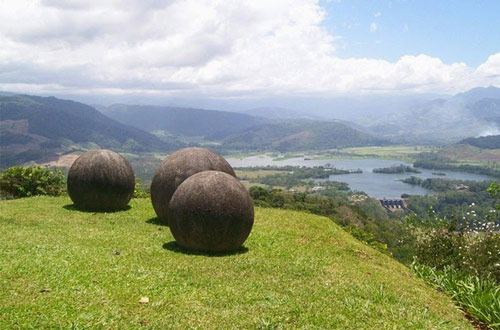 Những &quot;quả trứng&quot; khổng lồ ở Costa Rica - 2