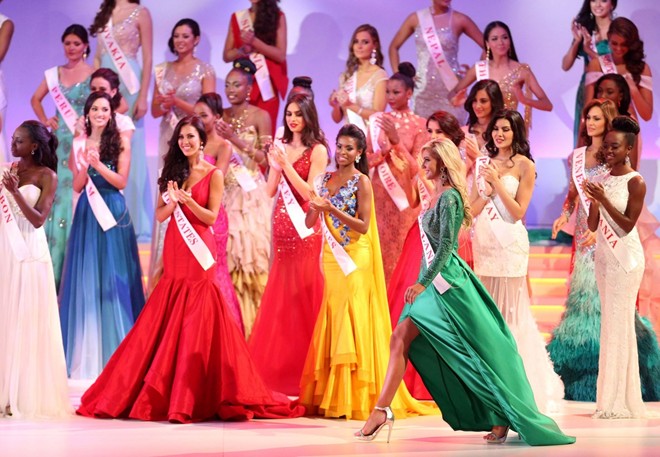 Khoảnh khắc đăng quang của Hoa hậu Thế giới 2014