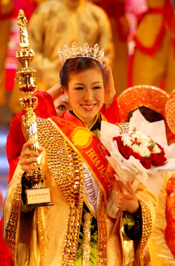 Vì sao Hoa hậu Việt mãi đứng &quot;mấp mé&quot; với thế giới? 9