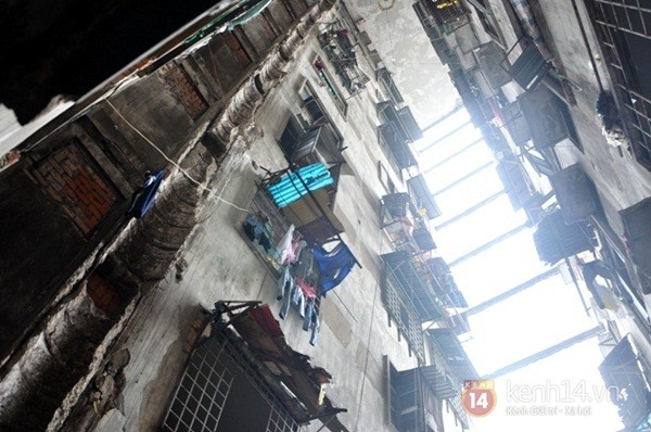 Cuộc sống nặng nề bên trong khu chung cư xập xệ nhất Sài Gòn 3