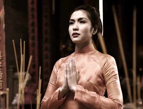 Vẻ đẹp cuốn hút của Tăng Thanh Hà trong tà áo dài truyền thống 35