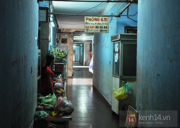 Cuộc sống nặng nề bên trong khu chung cư xập xệ nhất Sài Gòn 23