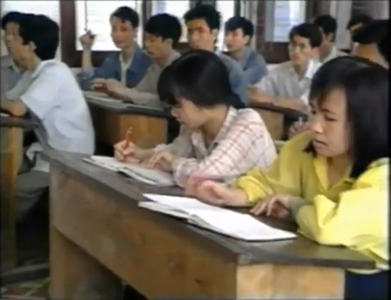 Cuộc sống của sinh viên Việt Nam năm 1994