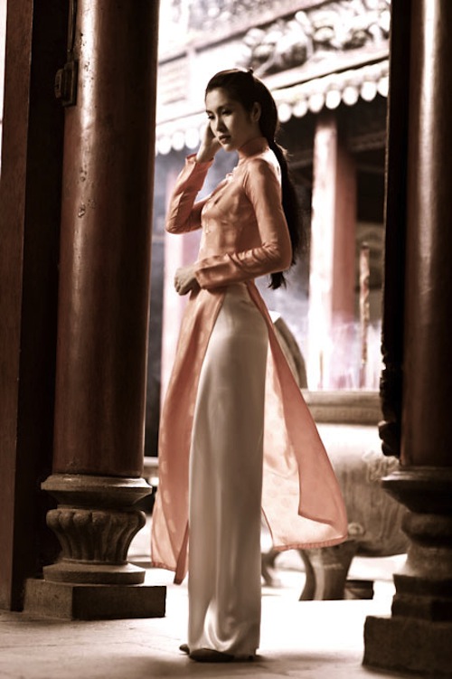 Vẻ đẹp cuốn hút của Tăng Thanh Hà trong tà áo dài truyền thống 31