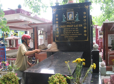 Mộ Châu Phát Lai Em khang trang ở nghĩa trang Gò Dưa 