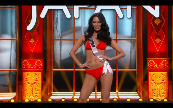 Trương Thị May tự tin tỏa sáng vòng Bán kết Miss Universe 2013 22