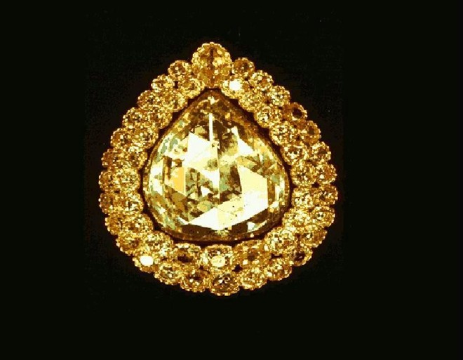 9 viên kim cương nổi tiếng mang lời nguyền thế kỷ