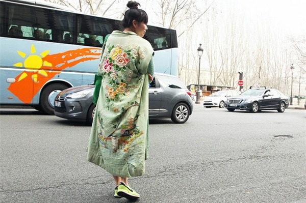 Áo khoác kimono - Xu hướng áo bay bổng, nhẹ bẫng của mùa hè 8